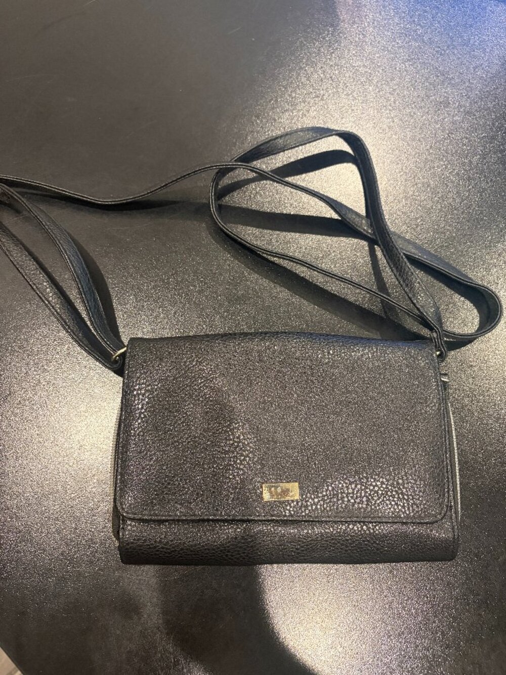 Black and Gold Purse Pocketbook Shoulder Bag w/ Straps